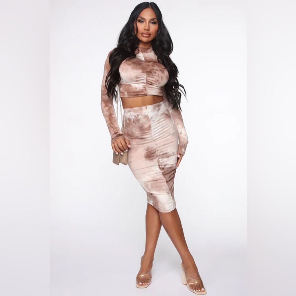 Fashion nova skirt set